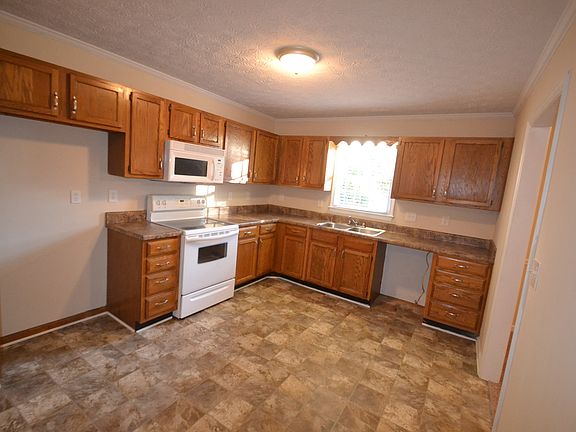 3rd image of 2976 Fredrick Dr