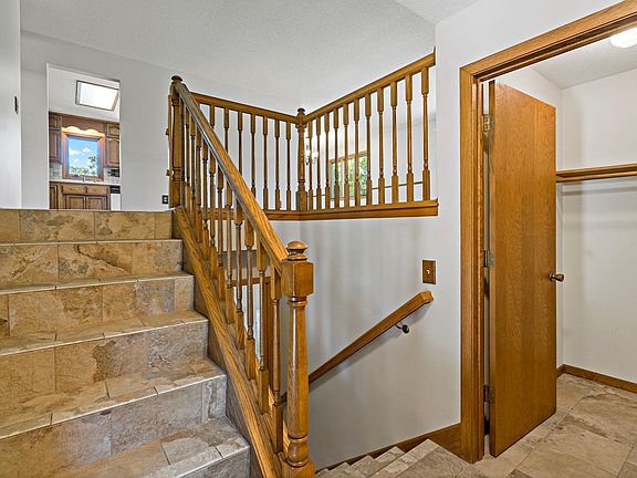 5th image of 9101 Shannon Ln