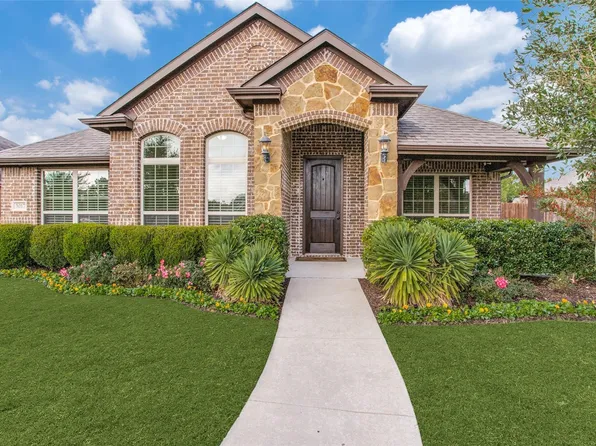 3017 Carlton Pkwy, Waxahachie, TX 75165