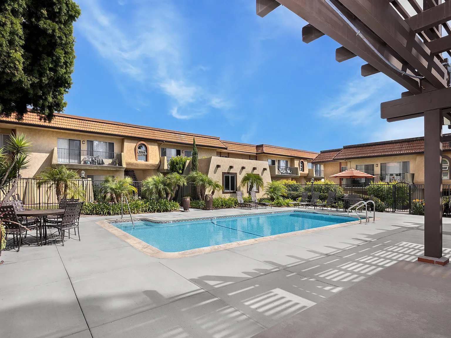 Villa Camino Apartments — Photo 3