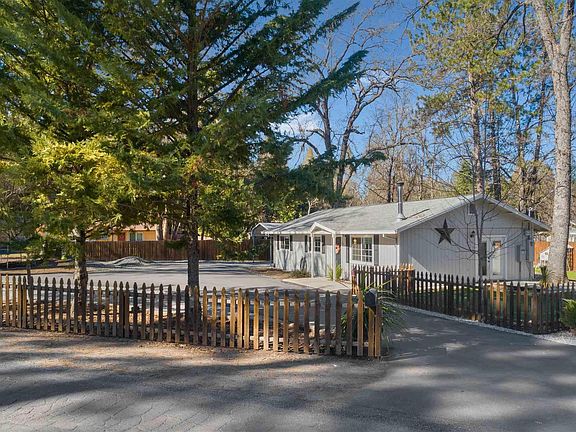 3rd image of 21614 Crystal Falls Dr