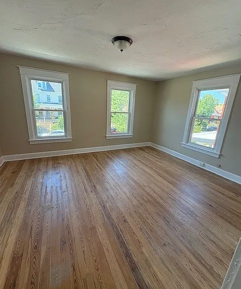 314 Westside Ave — Photo 8