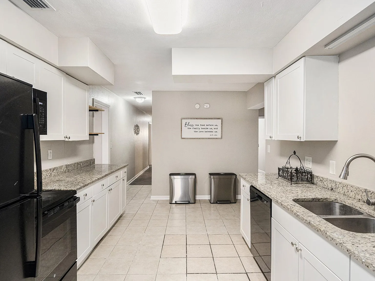 4 bed, 3.0 bath, 2784 sqft, $936 — Photo 4