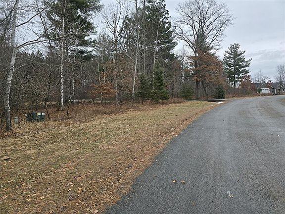 2nd image of 00 11 1/4 Avenue