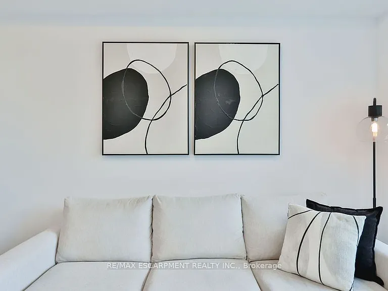 470 Dundas St E #314 — Photo 16