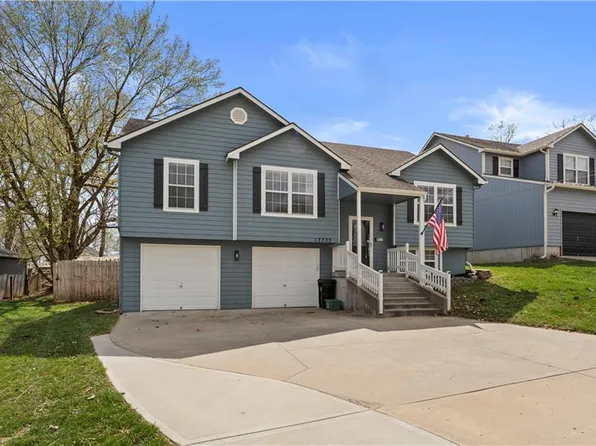 13733 Lawrence Ave, Bonner Springs, KS 66012