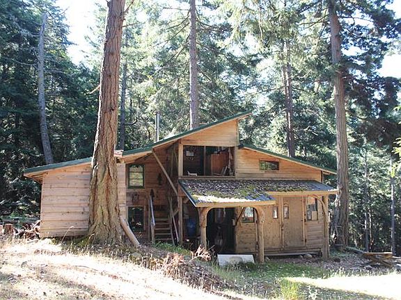 3rd image of 334 Madrone Ln