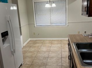 8454 Farmington Dr E, Southaven, MS 38671