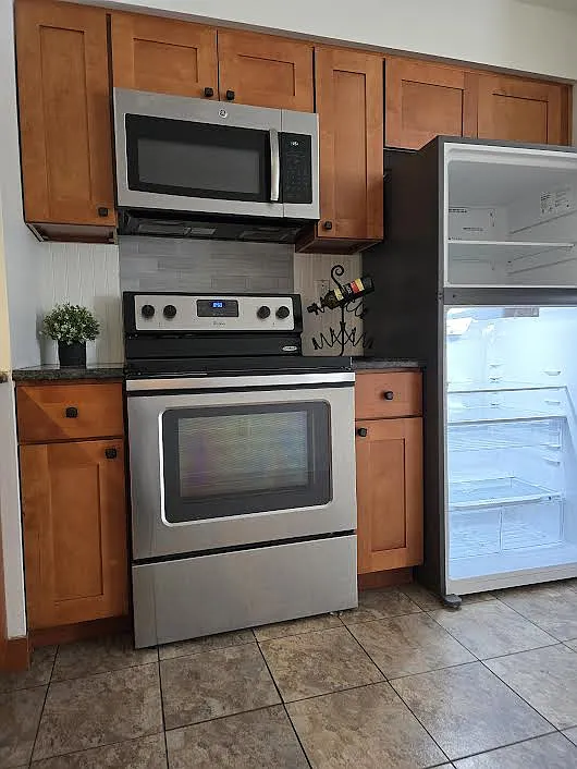 137 Lorraine Ave — Photo 2