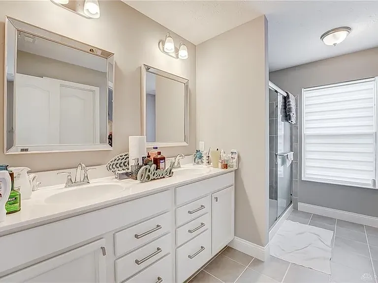 997 McKinney Ln — Photo 15