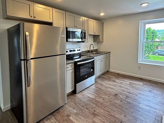4th image of 289 E Fairview St #4