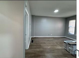 5929 S Sangamon St #1R, Chicago, IL 60621