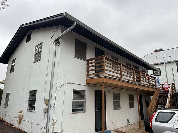 2nd image of 711 E Carson St APT B3