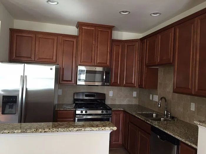 3 bed, 2.5 bath, 1500 sqft, $2,250 — Photo 3
