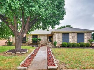 7900 Meadowbrook Dr, Watauga, TX 76148