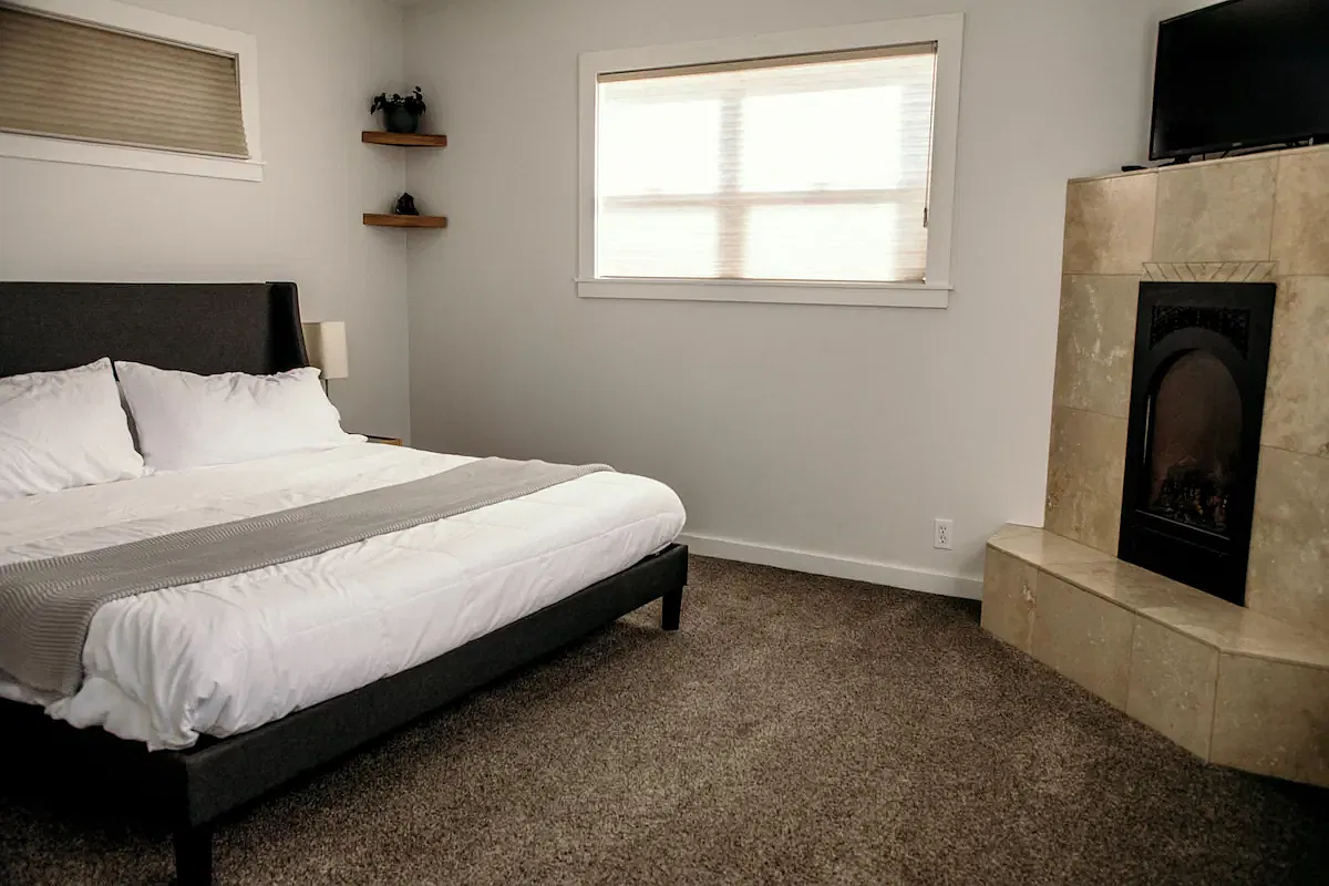 2 bed, 2.5 bath, 900 sqft, $3,450 — Photo 4