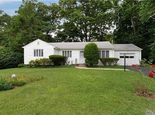 18 Cliftwood Dr, Huntington, NY 11743