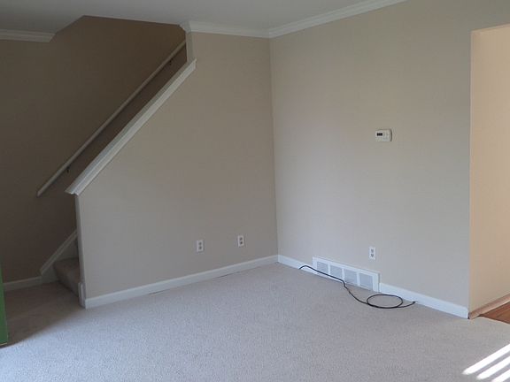 4th image of 18549 Jamestown Cir