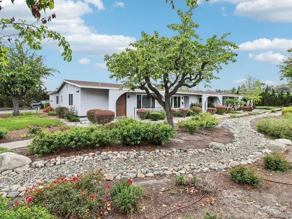 3518 Pear Blossom Dr, Oceanside, CA 92057