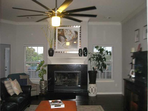 3rd image of 2910 Northaven Dr