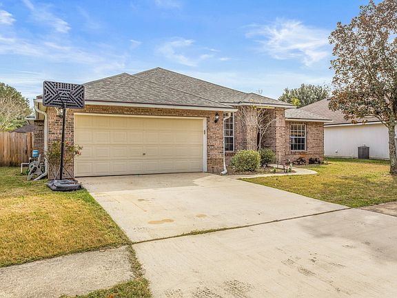 3rd image of 8145 Leafcrest Dr
