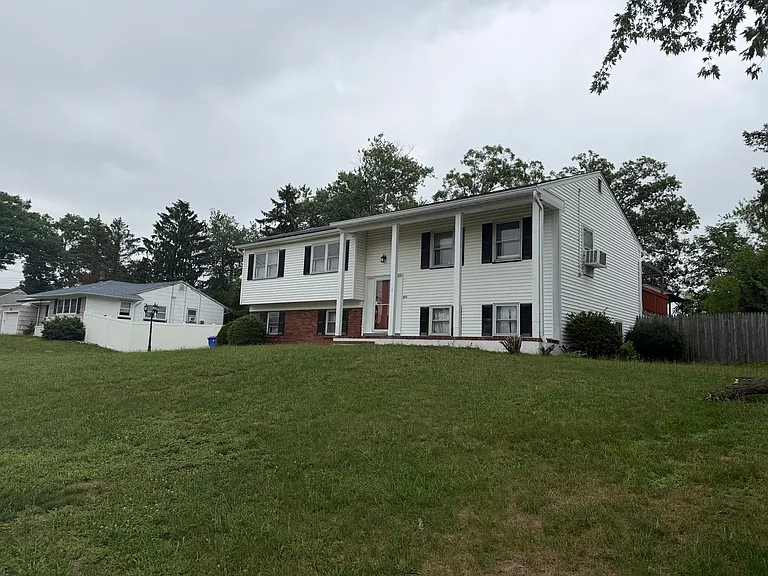 536 Skylark Dr — Photo 10