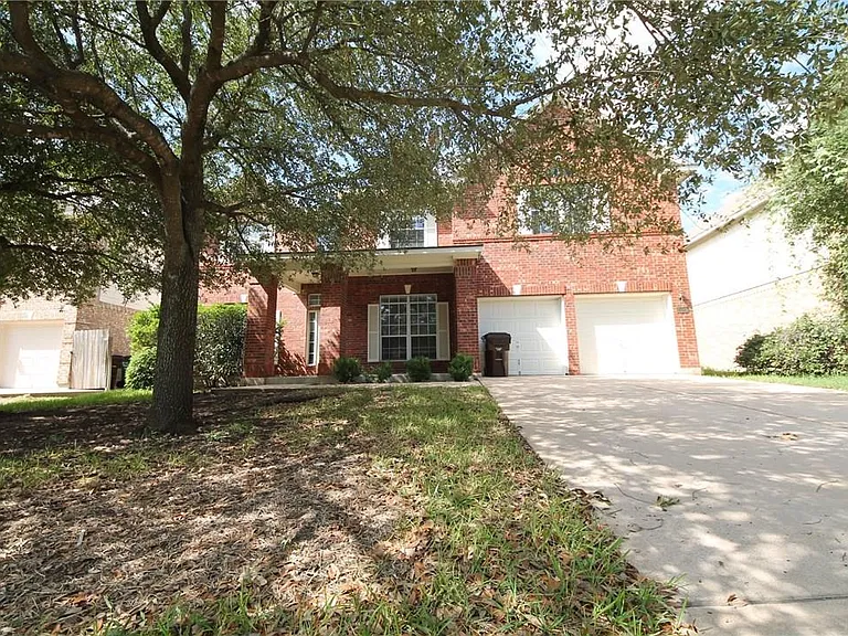 15843 Garrison Cir — Photo 1