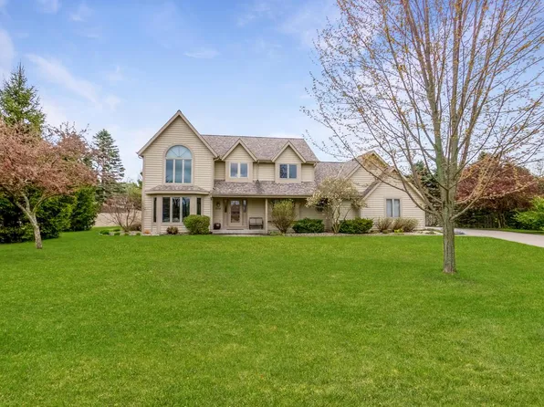 204 Whitetail COURT, Pewaukee, WI 53072