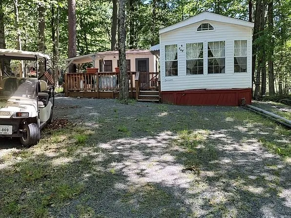 869 Whitetail Way, Gouldsboro, PA 18424