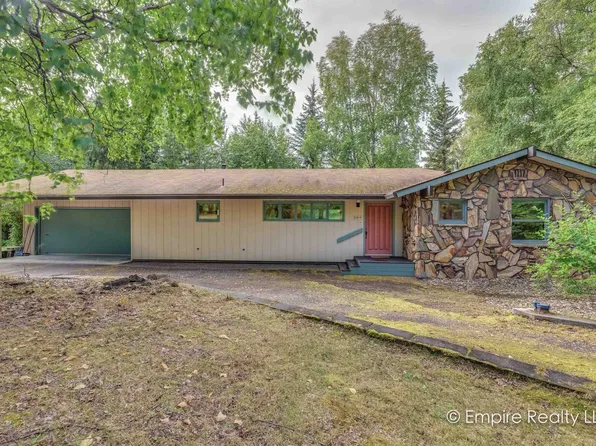 389 Hillside Dr, Fairbanks, AK 99712