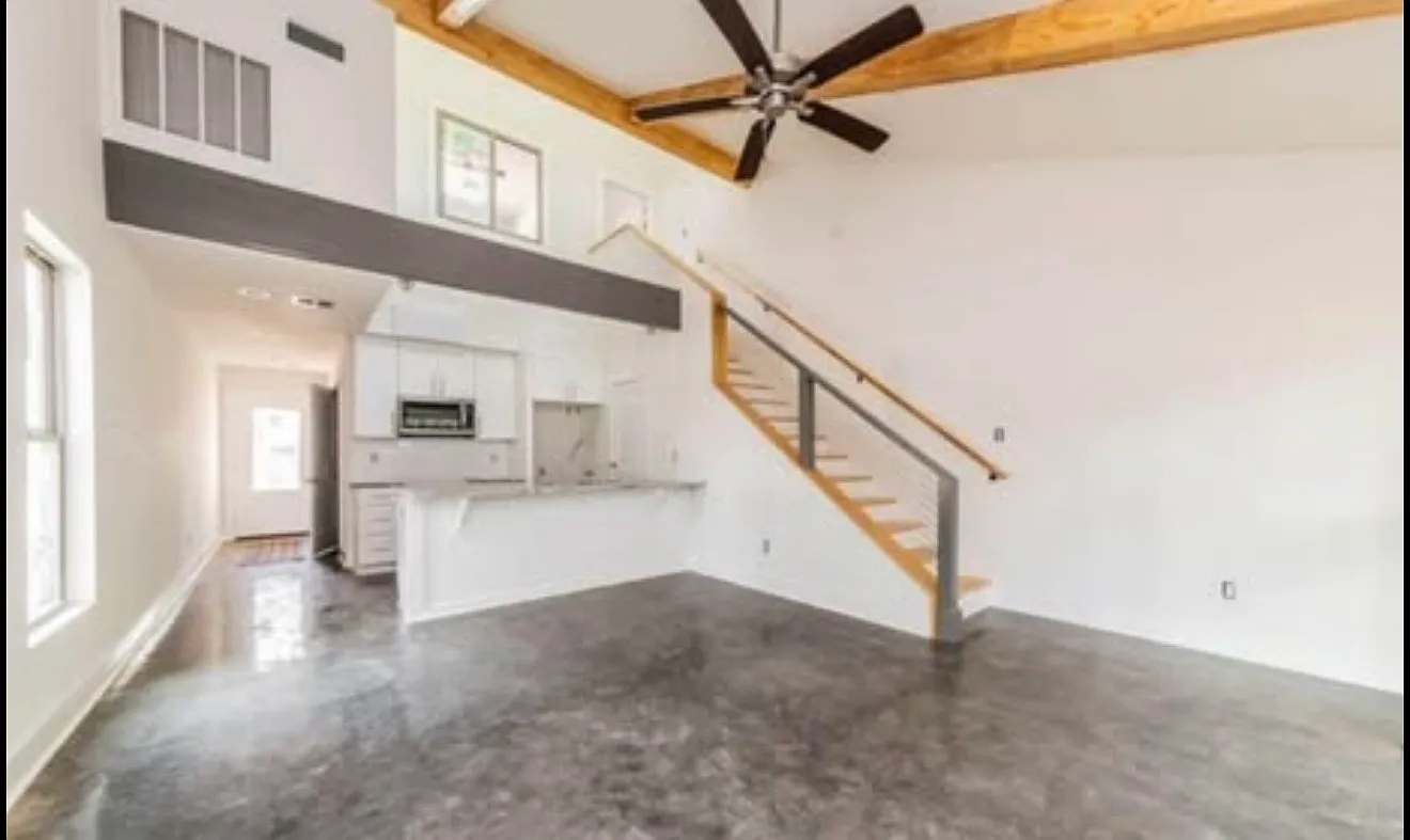 2 bed, 1200 sqft, $1,600 — Photo 3