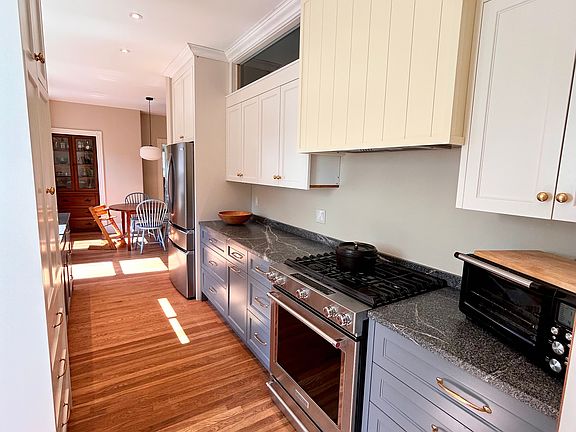 3rd image of 29 Sawyer St APT 1