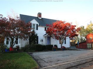 899 Sherwood Rd, Charleston, WV 25314