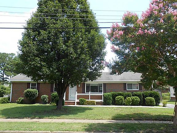 3rd image of 210 Pefley Dr