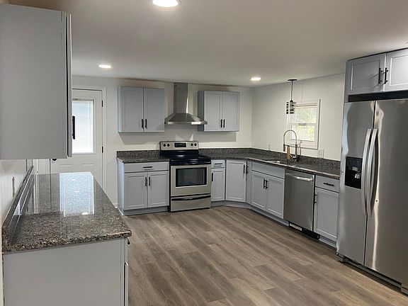 KITCHEN W/GRANITE