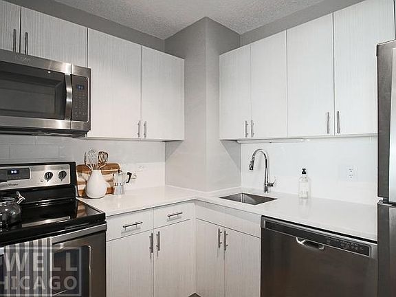 3rd image of 1790 N Clark St #509