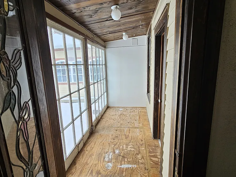 320 S State St — Photo 12