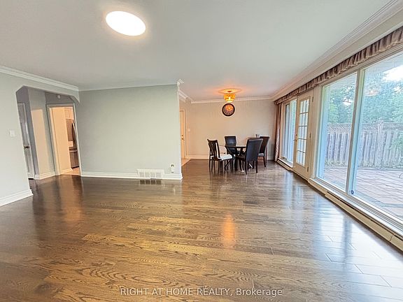 4th image of 220 Newton Dr