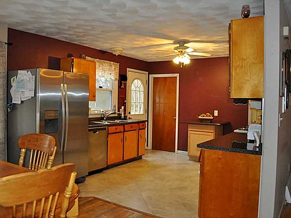 5th image of 26 Blackinton Dr