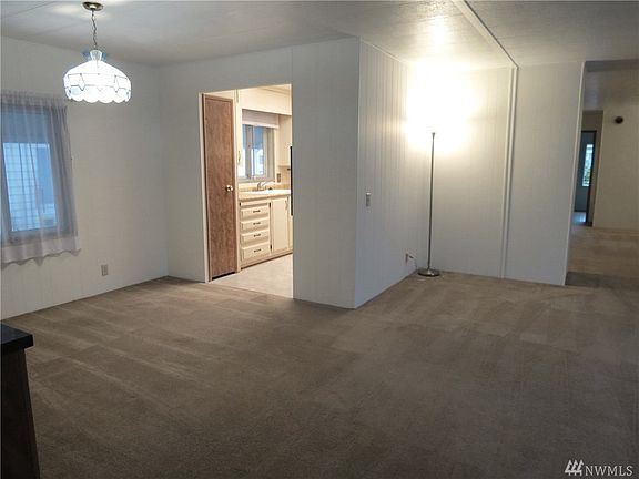 5th image of 1402 22nd St NE Unit 254