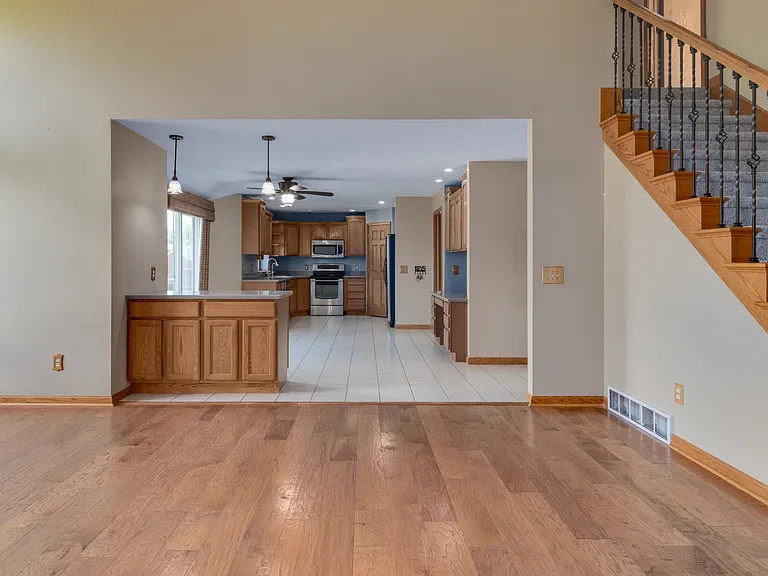 12912 Silver Spring Ln — Photo 21