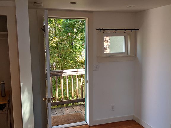 3rd image of 405 Burlingame Ave #1