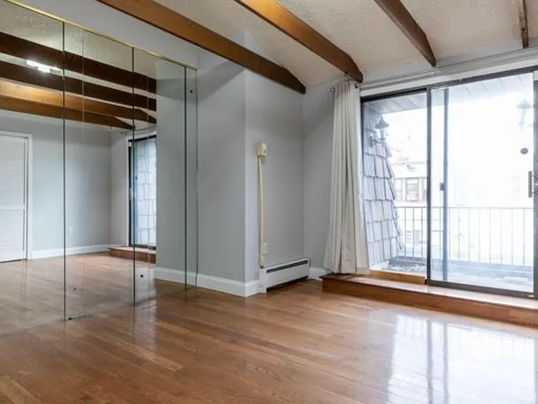 2522 Shields St — Photo 11