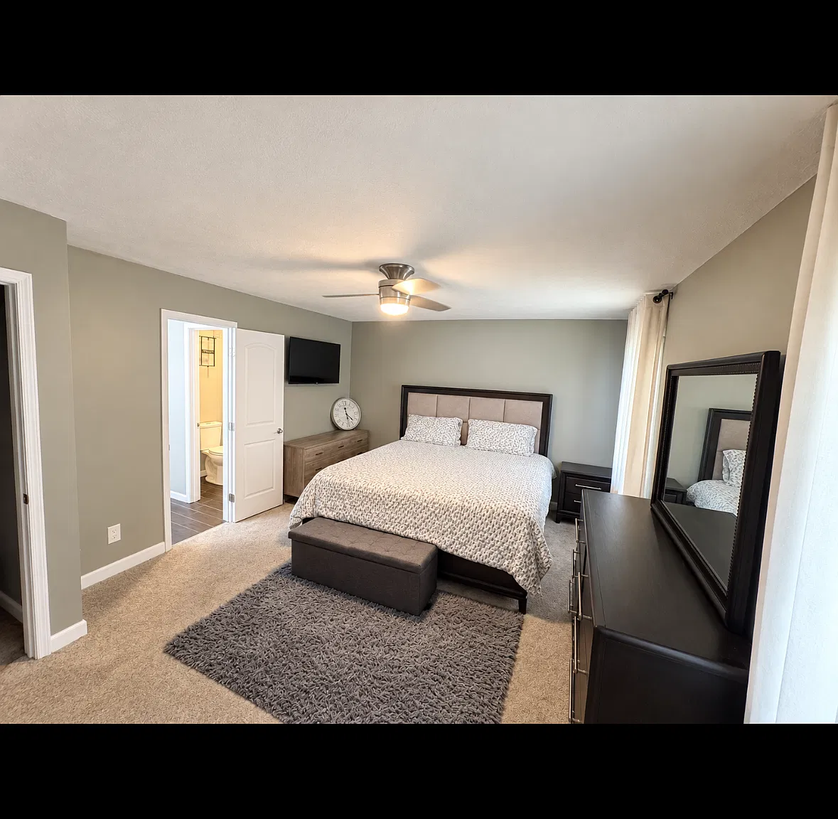 2 bed, 1178 sqft, $1,900 — Photo 3