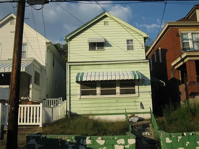 802 Ridge Ave photo 1
