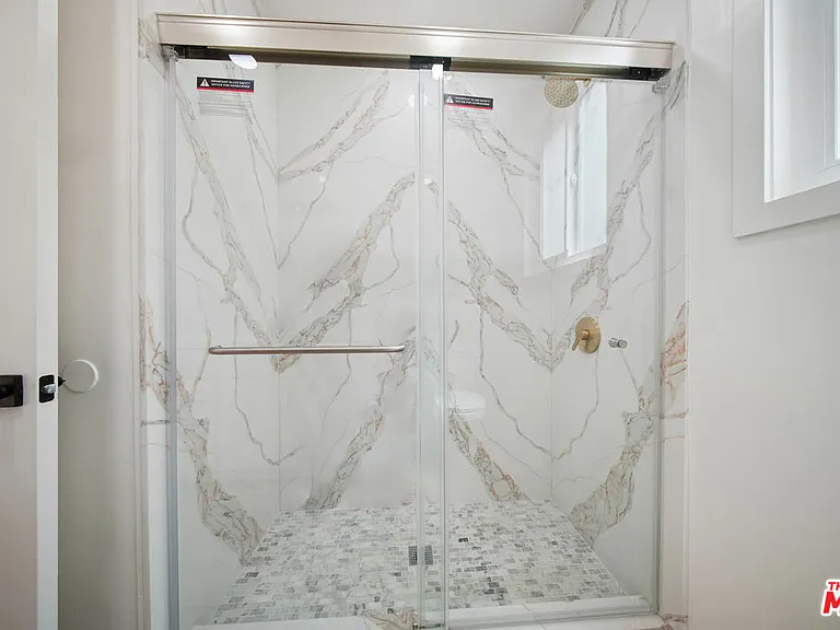 919 S Sherbourne Dr #1 — Photo 24