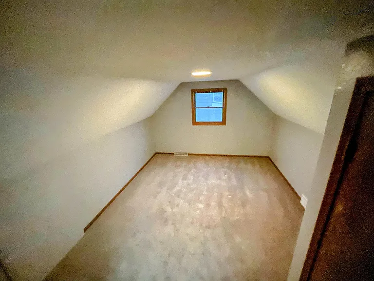 226 W William St — Photo 10