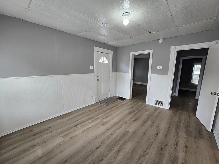 425 Glenwood St — Photo 5