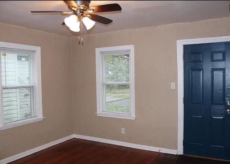 2nd image of 621 Mount St