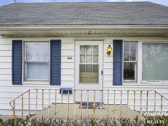 3rd image of 1858 E Beardsley Ave